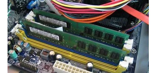 c-內存條不兼容或接觸不良
